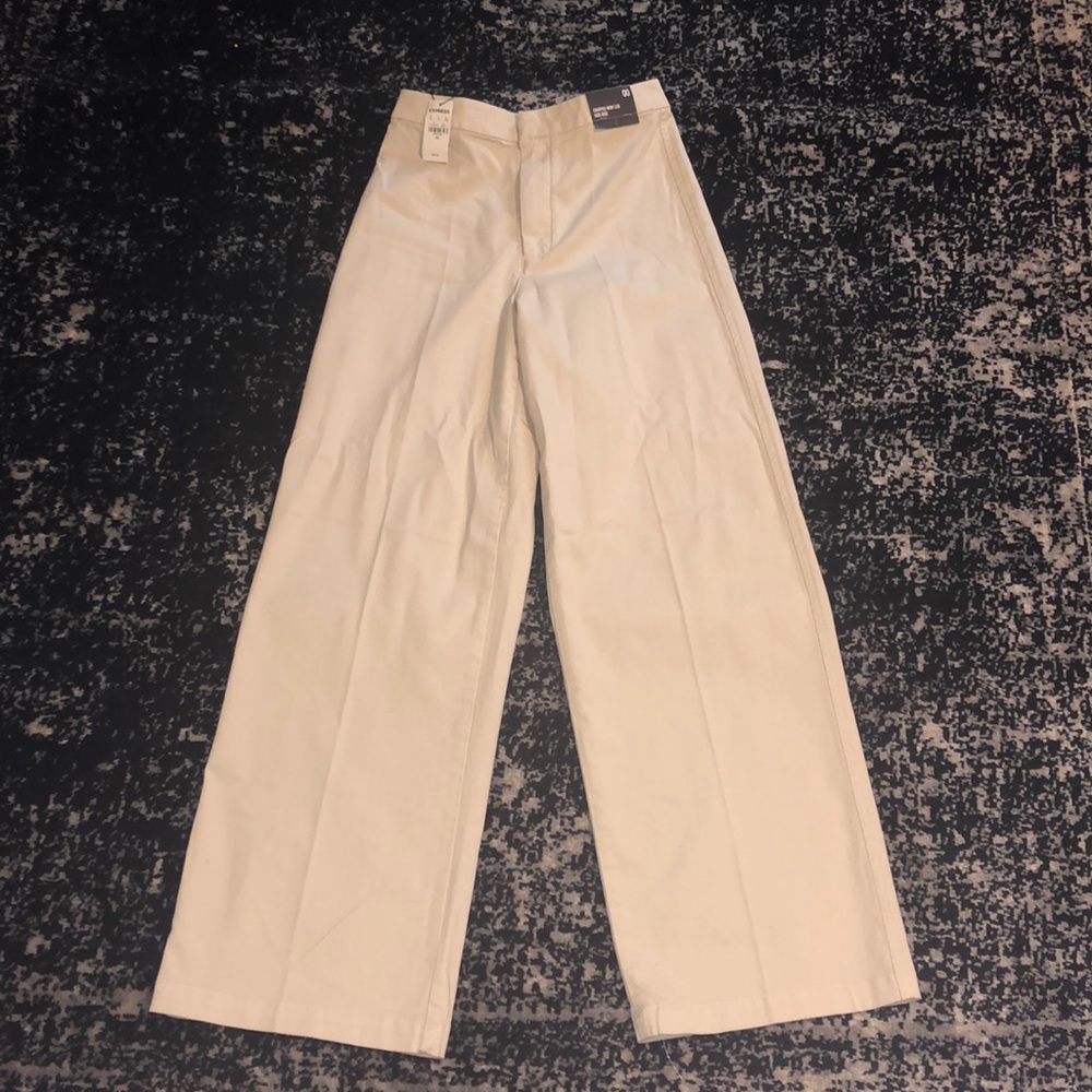 NWT Express High Rise Wide Leg Tan Pants 👏🏼